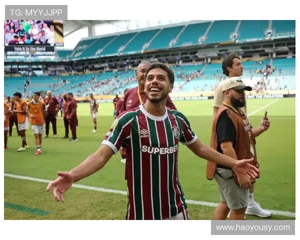 弗鲁米与捍卫竞技的激烈对决揭示巴西足球的魅力与竞争力 弗鲁米与捍卫竞技的激烈对决揭示巴西足球的魅力与竞争力