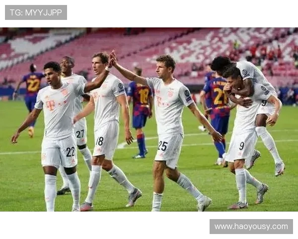 莱万重返安联球场遭拜仁球迷嘘声四起反响热烈引发热议